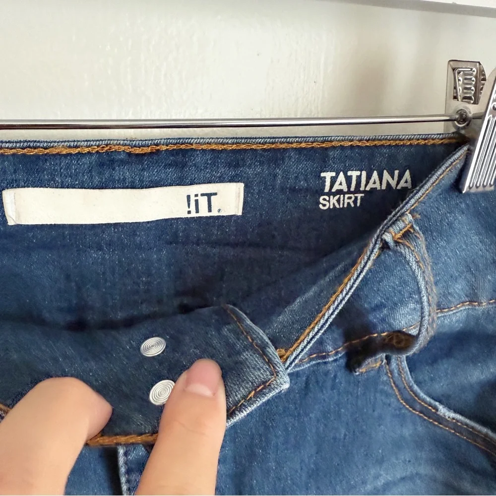 It Tatiana Blue Denim Pencil Skirt - Picture 4 of 9